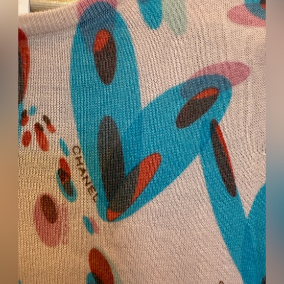 Chanel Spring 2005 Pink Cashmere Sweater with Hearts - Picture 4 of 5